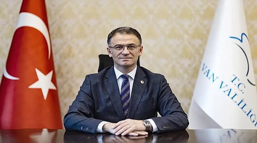 Van Valisi Balcı