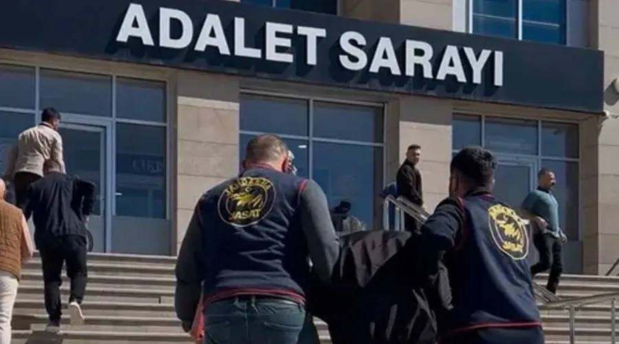 Van’da 25 yıl 9 ay hapis cezasıyla aranan yabancı uyruklu şahıs yakalandı