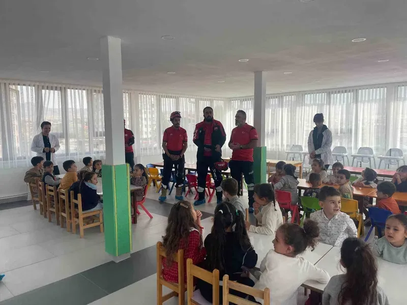 Van’da minik öğrencilere afet bilinci aşılandı