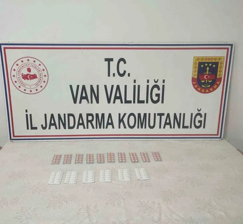 Van’da İran uyruklu şahsın üzerinden 160 adet uyuşturucu hap ele geçirildi