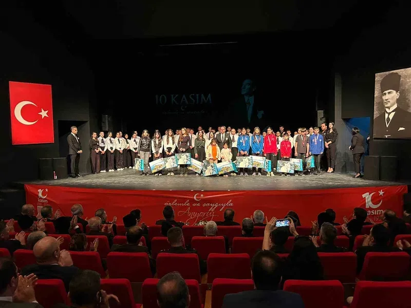 Atatürk, Bitlis, Van ve Hakkâri’de anıldı