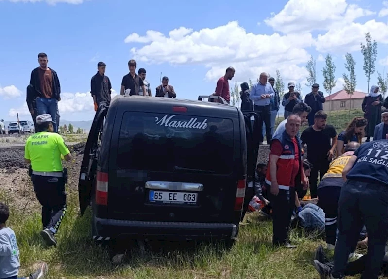 Çaldıran’da trafik kazası: 8 yaralı