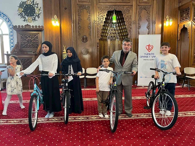 İpekyolu’nda yaz Kur’an kursları kapanış programı coşkusu