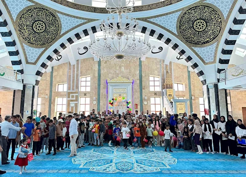 Çaldıran’da Yaz Kur’an Kursları sona erdi: Başarılı öğrencilere ödüllerini kaymakam ve müftü takdim etti