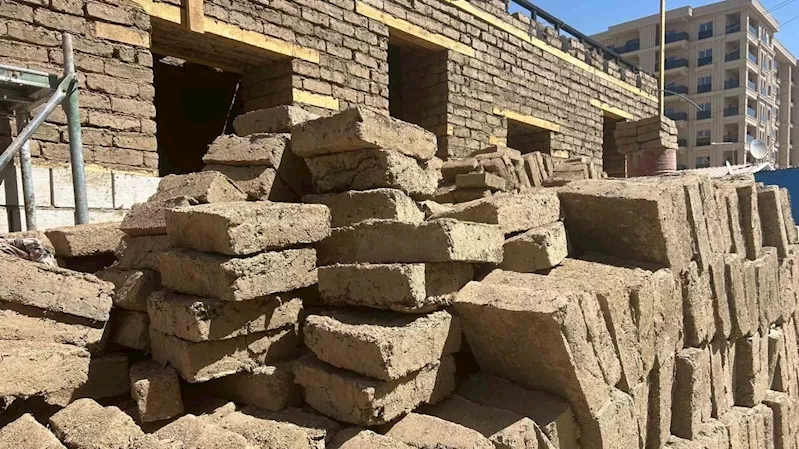 Geleneksel Van mimarisi, kerpiç ile yeniden yükseliyor