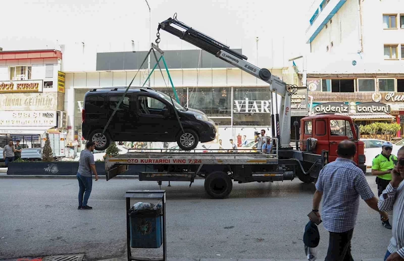 Van’da otobüs durakları, engelli rampaları ve yaya geçitlerinde sıkı denetim