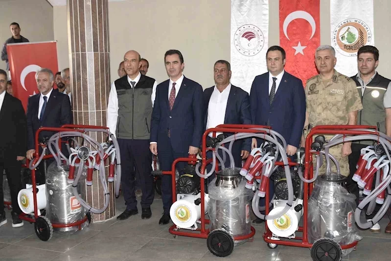 Bitlis’te köylülere süt sağım makinesi desteği