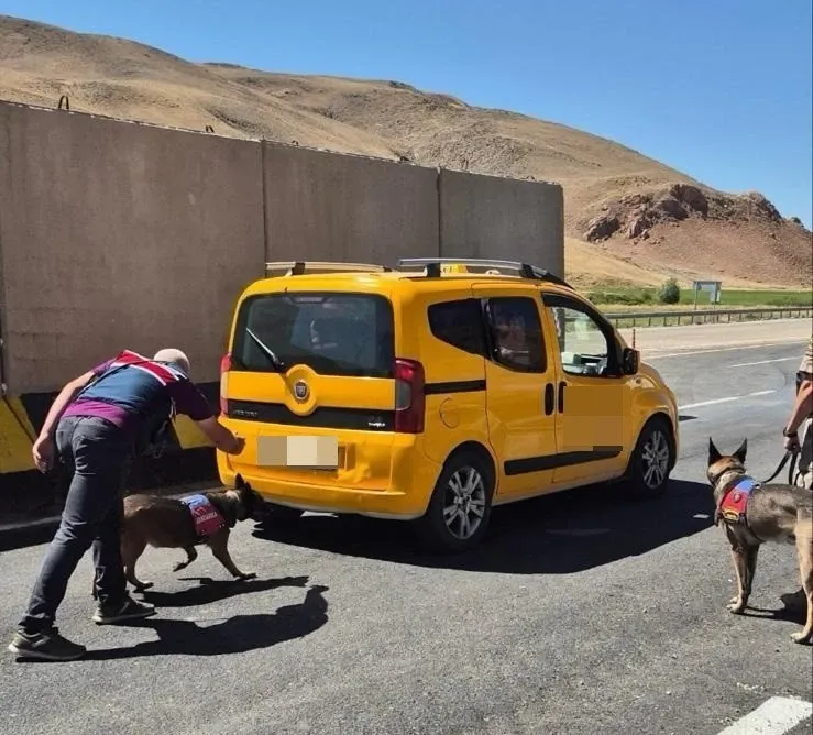 Van’da değişik suçlardan 17 kişi tutuklandı