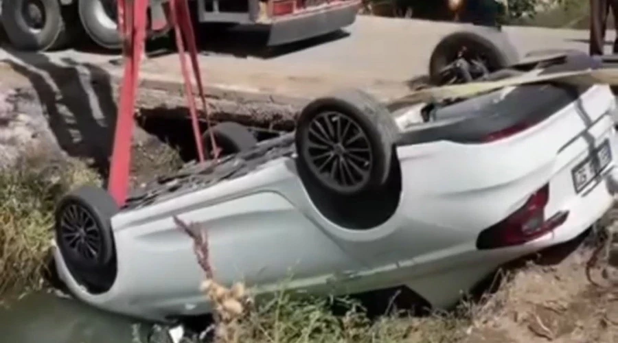 Erciş’te otomobil su kanala uçtu: 3 yaralı