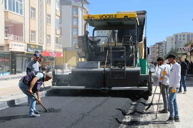 Van Büyükşehir Mareşal Fevzi Çakmak Caddesinde Yenileme Çalışmasında Sona Doğru