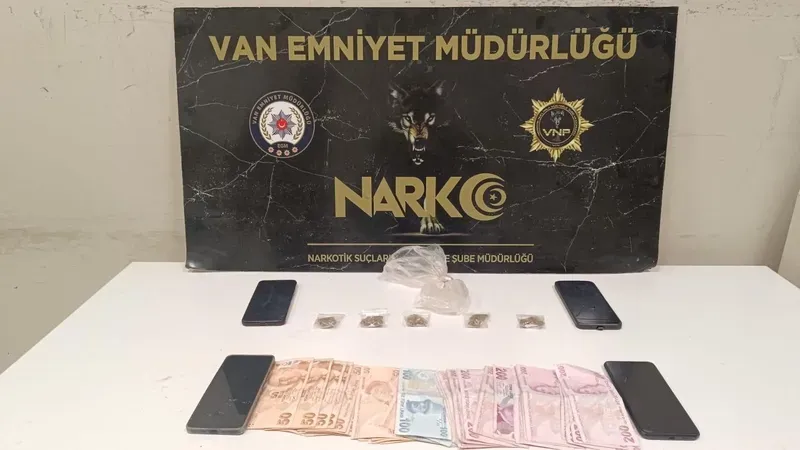 Van’da ‘torbacı’ operasyonu