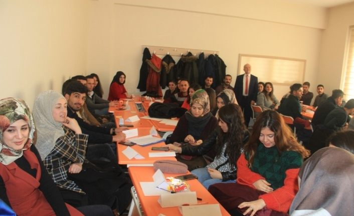 Hakkari’de eğitimcilere kişisel gelişim semineri