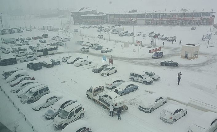 Tatvan’da okullar tatil edildi