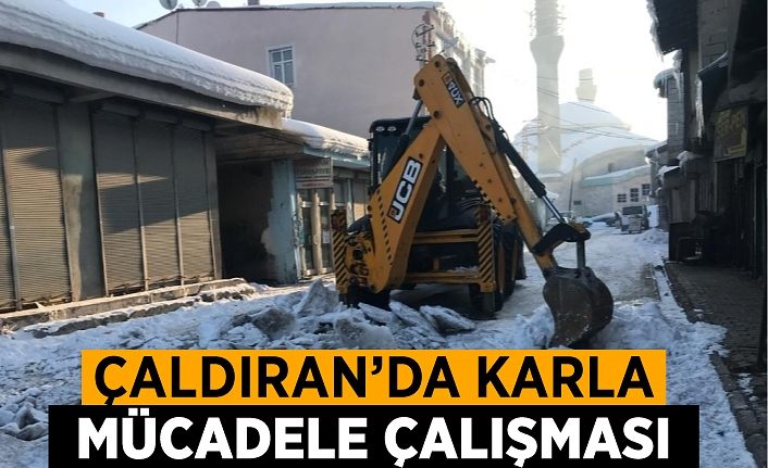 Çaldıran’da karla mücadele çalışması