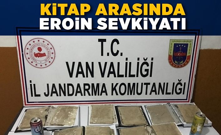 Kitap arasında eroin sevkıyatı