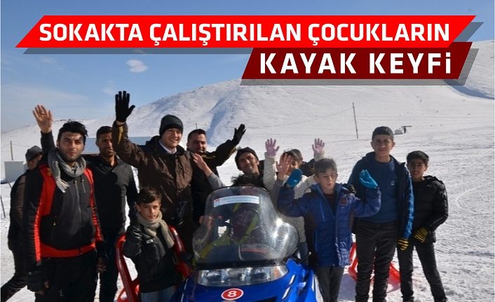 Sokakta çalıştırılan çocukların kayak keyfi