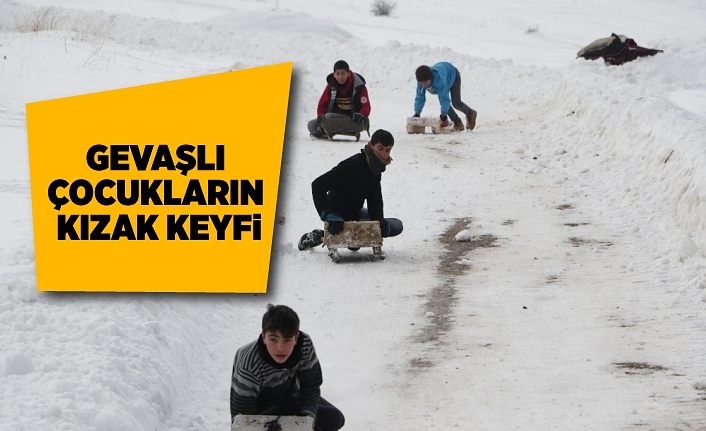 Gevaşlı çocukların kızak keyfi