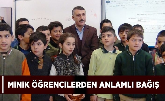 Minik öğrencilerden anlamlı bağış
