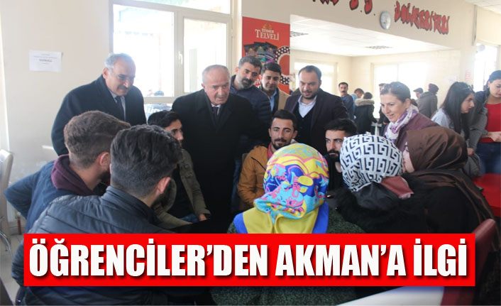 Üniversite öğrencilerinden Salih Akman'a ilgi