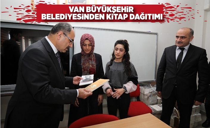 Van Büyükşehir Belediyesinden kitap dağıtımı