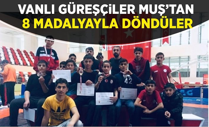 Vanlı güreşçiler Muş’tan 8 madalyayla döndüler