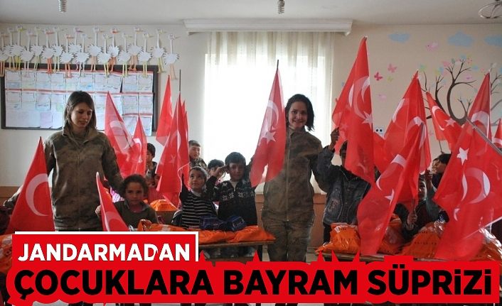 Jandarmadan çocuklara bayram sürprizi