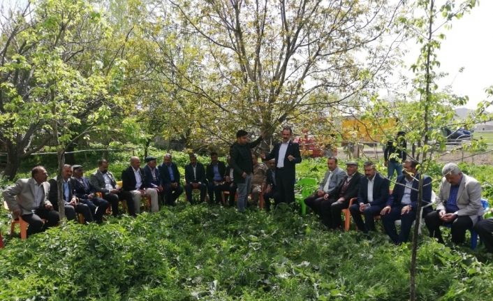 Hayrullah Tanış, Gürpınar’daki husumetli iki mahalleyi barıştırdı