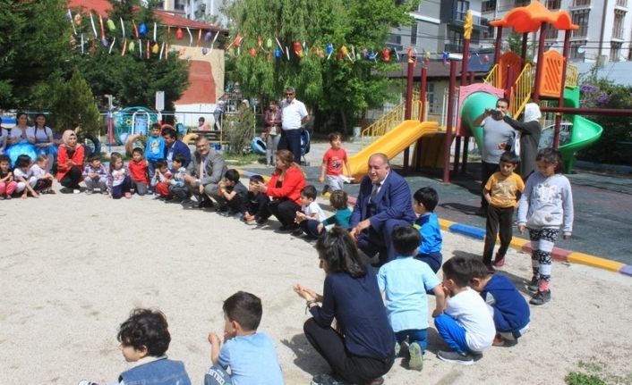 Minik öğrenciler açık havada doyasıya eğlendi