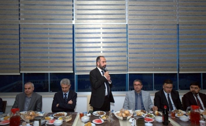 Rektör Şevli’den iftar yemeği