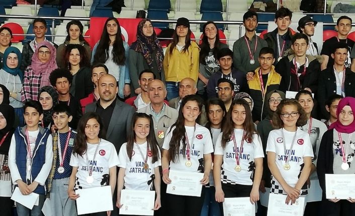 Vanlı öğrenciler bölge birincisi oldu