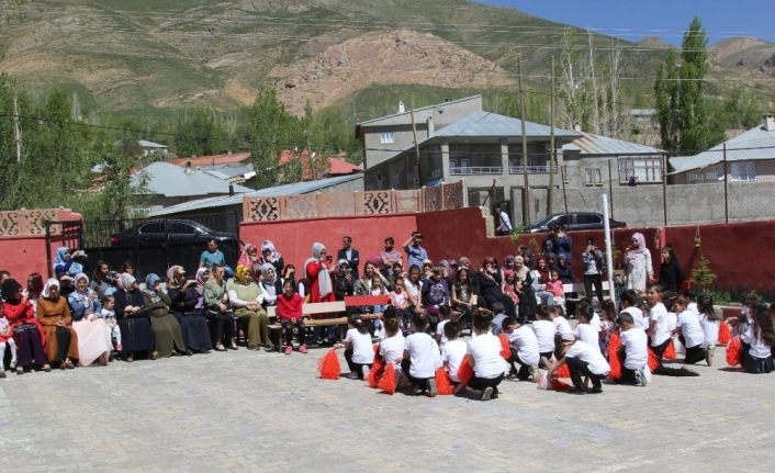 Başkale’de okuma bayramı