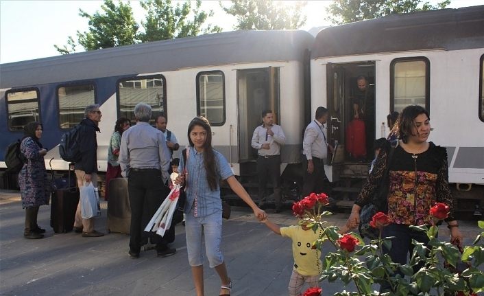 Tahran-Van treni ilk seferini gerçekleştirdi