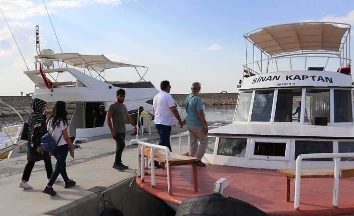 Edremit’te tekne turu keyfi