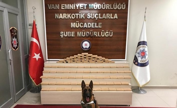 Park halindeki minibüste 51 kilo 22 gram eroin ele geçirildi