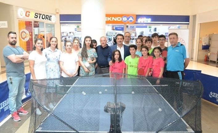 Sporculardan AVM’lerde gösteri