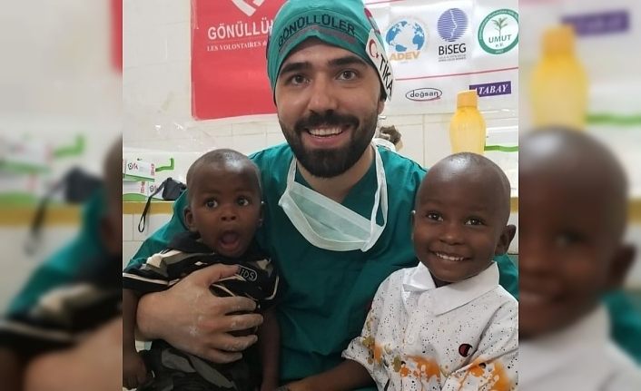 Tatil yapmak yerine gönüllü sağlık hizmeti verdiler