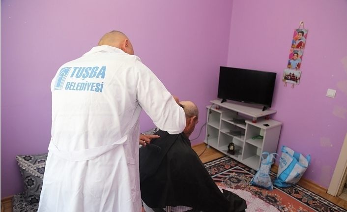 Tuşba Belediyesinden ‘Hasta ve Yaşlılara Evde Tıraş’ hizmeti