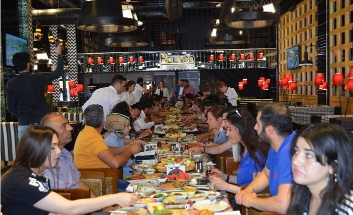 Uluslararası Kıbrıs Üniversitesi eğitimcilerle bir araya geldi