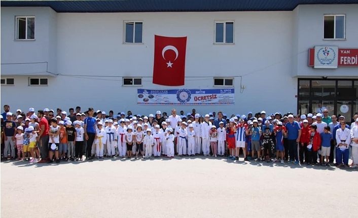 Van’da ‘İl Spor Merkezleri’ açıldı