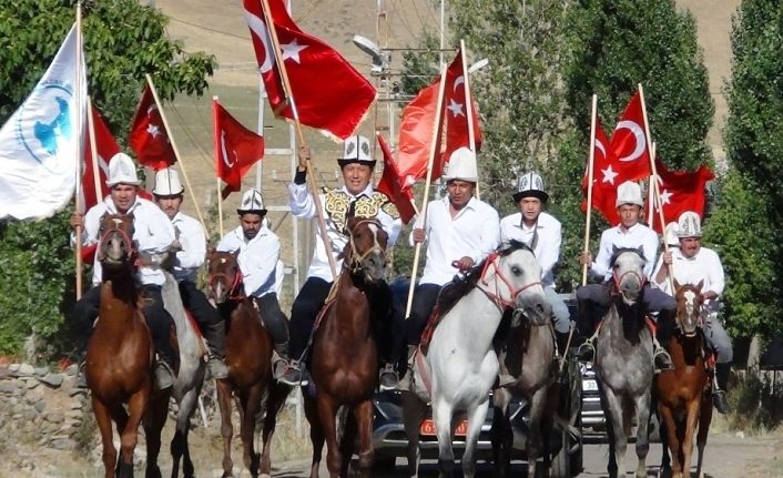 ‘Ata Yurdundan Anayurduna Kırgız Kardeşler Van’da buluştu