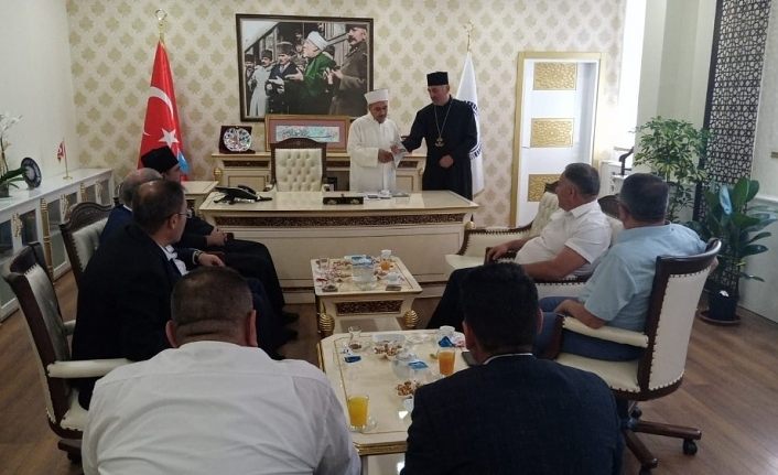 Azerbaycanlı papazlar, müftü vekilini ziyaret etti