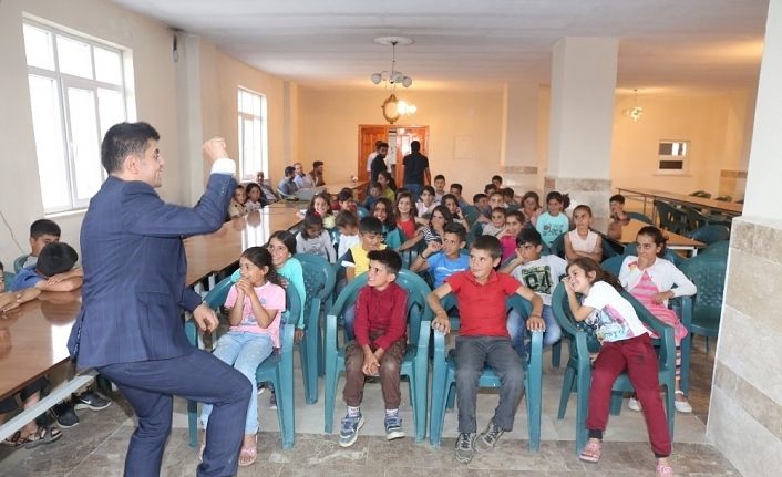 Kırsaldaki çocuklar tiyatroyla buluşuyor