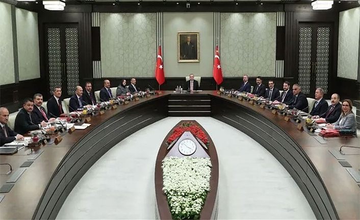 Cumhurbaşkanlığı Kabinesi revizyonunda bakanlardan kimler kalır, kimler gider?