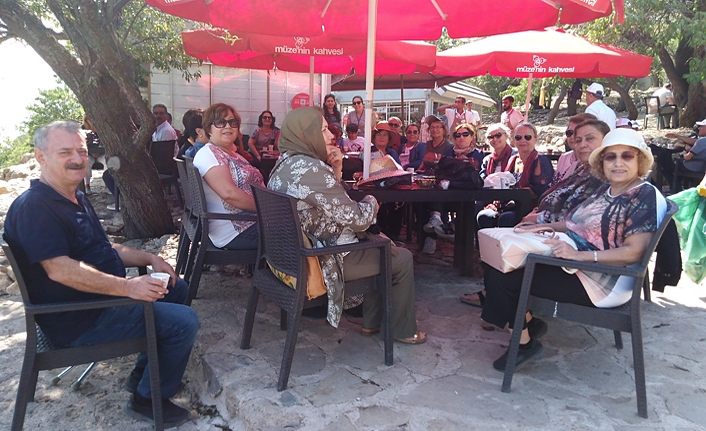 Emekli Öğretmenler Van’ın güzelliğine hayran kaldı