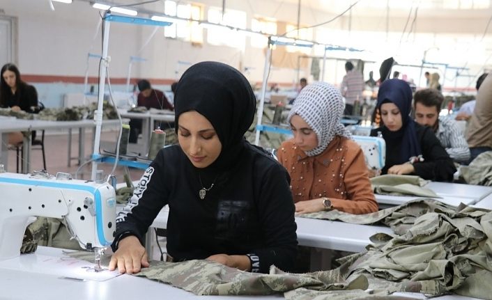 Tekstil fabrikasına dönüştürülen cezaevi 150 kişiye ekmek kapısı oldu
