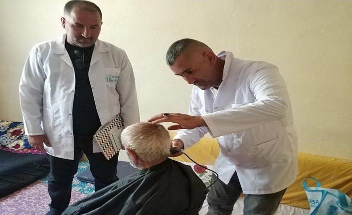 Tuşba Belediyesi'nden bakıma muhtaç kişilere kuaför hizmeti 