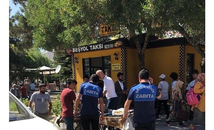 Van Büyükşehir Belediyesi seyyar satıcı denetimlerini sıklaştırdı