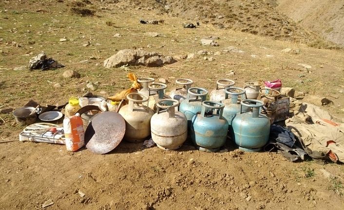 Van’da PKK’ya ait 3 sığınak imha edildi