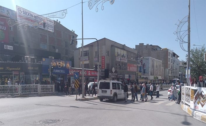 Van'da ışıklı kavşaklarda geçiş önceliği kimin? Yayanın mı aracın mı?