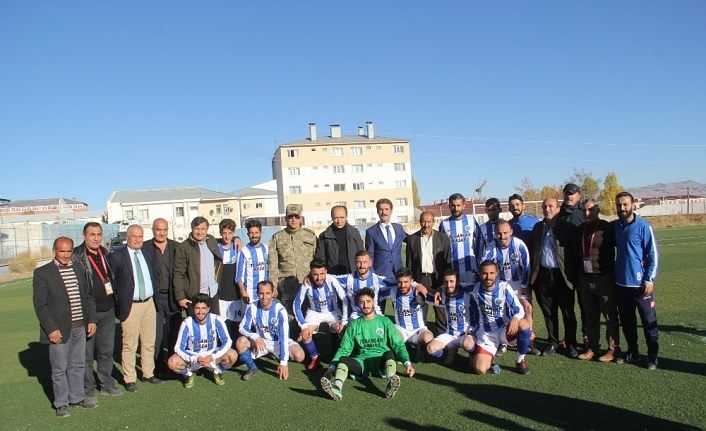 Başkale Gençlik Spor lider oldu